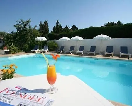 La En L'ile - 2 Piscines & فندق