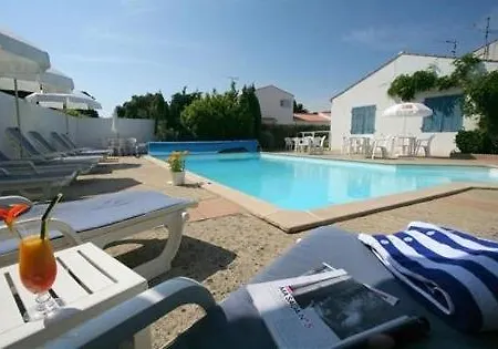 La En L'ile - 2 Piscines & فندق 3*