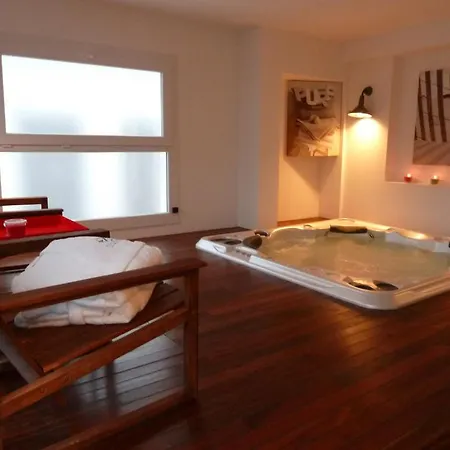 La En L'ile - 2 Piscines & فندق