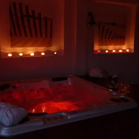 La En L'ile - 2 Piscines & فندق