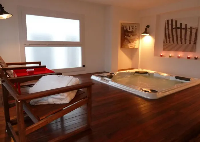 La En L'ile - 2 Piscines & Hotel